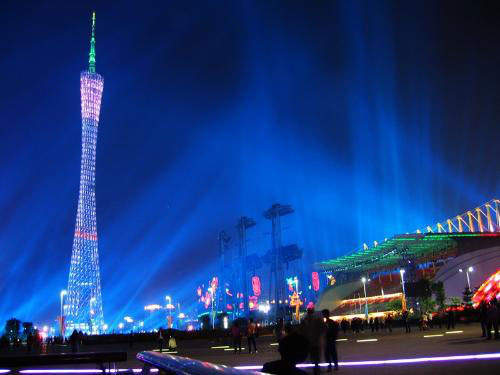 世界最高摩天輪  廣州塔上耍浪漫 世界最高摩天輪  廣州塔上耍浪漫