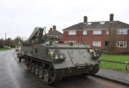 有台坦克停在我家門口（大驚）