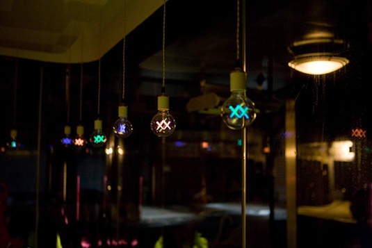 KAWS x The Standard Hotel 給你一盞明燈 XX Light Bulbs KAWS x The Standard Hotel 給你一盞明燈 XX Light Bulbs