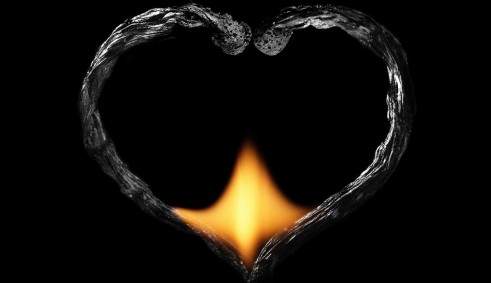 燃燒的《火柴藝術》火柴和火苗產生巧妙圖案 燃燒的《火柴藝術》火柴和火苗產生巧妙圖案