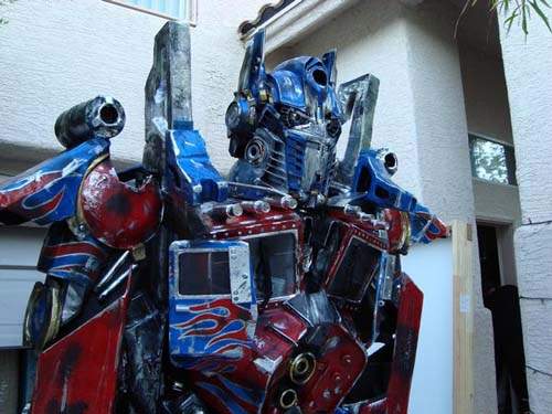 柯博文攏溜連 還不快讓開！有車要過...