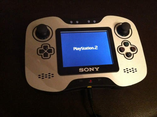 PS2新掌機問世？其實是玩家自己改裝的啦~