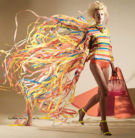 《紙禮服》不知碰上水會變怎樣？