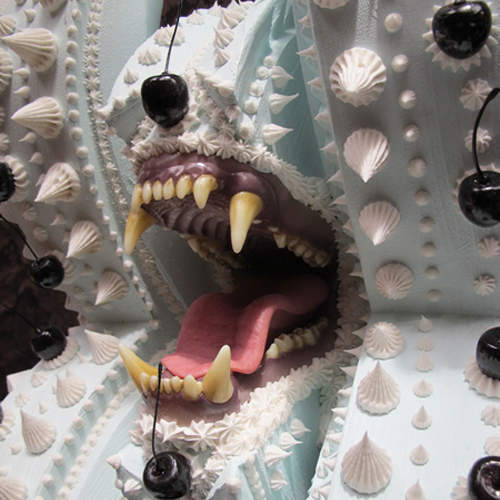 蛋糕咬一口　還是其實是蛋糕咬我一口！？