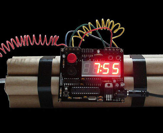 《炸彈時鐘》只有10秒解除它 不然就～碰！