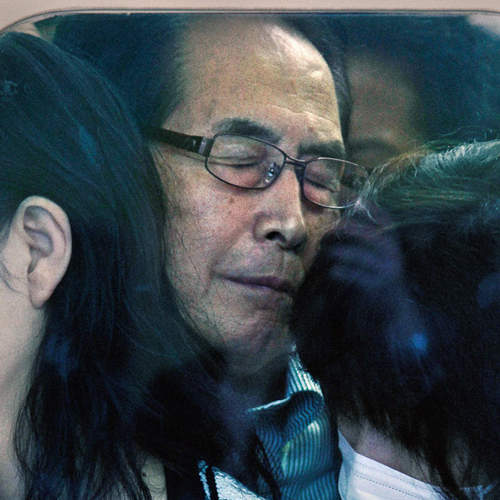 《東京壓縮》尖峰時間的電車 真 的 很 擠(汗) 《東京壓縮》尖峰時間的電車 真 的 很 擠(汗)