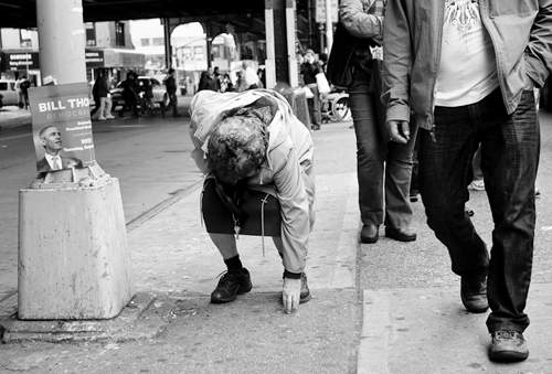 我阿罵說過：路上的錢不要隨便撿.....(抖)