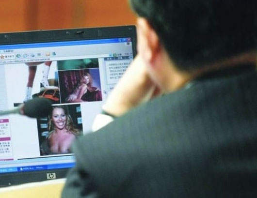 韓國國會議員休息時間都在上網做些什麼呢？