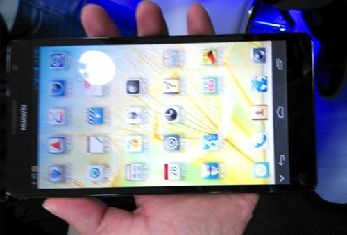 《Ascend Mate》華為最新首款「巨無霸6.1吋」真機照搶先曝光啦 《Ascend Mate》華為最新首款「巨無霸6.1吋」真機照搶先曝光啦