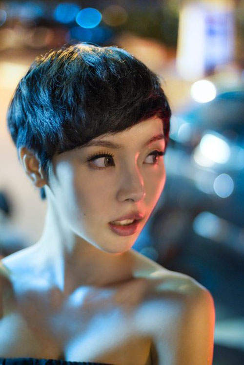 李妮恩 靠近會被燙傷的火之魔女泰拉 李妮恩 靠近會被燙傷的火之魔女泰拉