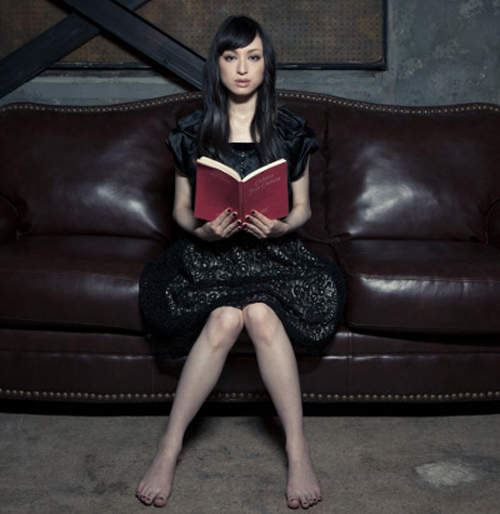 栗山千明的新月朗讀館「夢想成真的房子」CD發售中