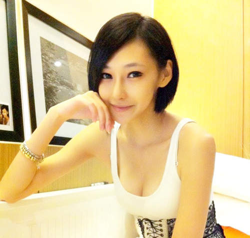 哈爾濱女孩 陸瑤 新歌"開始了寂寞"展現完美好身材 哈爾濱女孩 陸瑤 新歌"開始了寂寞"展現完美好身材