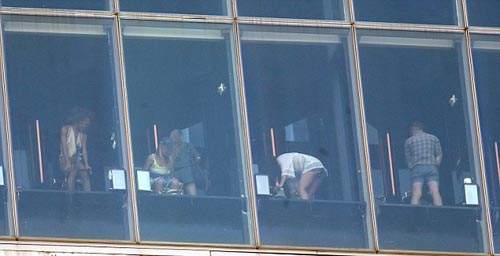 WTF?!紐約飯店的透明廁所...是某種play嗎? WTF?!紐約飯店的透明廁所...是某種play嗎?