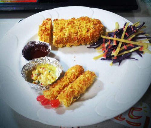 不能吃的豬排套餐~咬下去你就知道⊙＿⊙