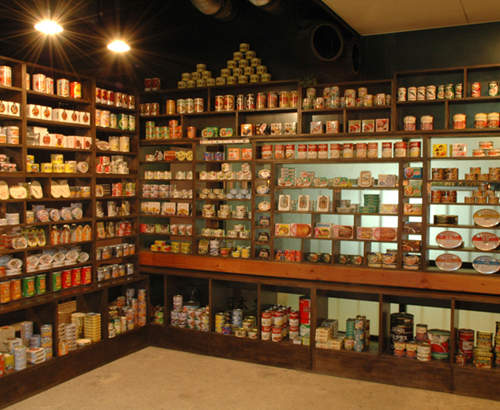 《罐頭酒吧》上百種的罐頭讓你挖寶！