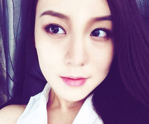 內傷正妹 鐘佳恩 惹人憐惜的新MV女主角 內傷正妹 鐘佳恩 惹人憐惜的新MV女主角