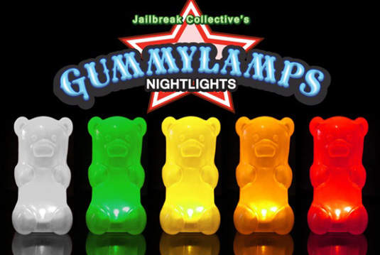 《甘貝熊小夜燈》只要捏捏小肚肚就會亮喔! 《甘貝熊小夜燈》只要捏捏小肚肚就會亮喔!