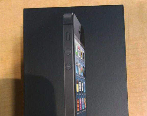 蘋果全球第一台iPhone 5首發開箱照 搶先看啦