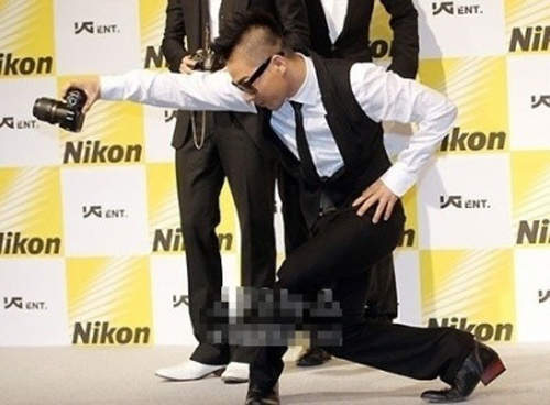 韓團的幽默拍照姿勢... 這樣比較搶鏡嗎？！