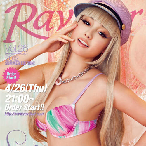 澤尻英龍華電影聯名限定內衣登場！穿上你也可以變女王(//▽//) 