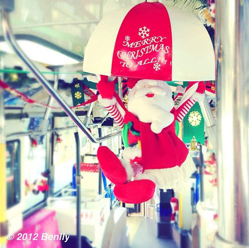 《日本耶誕巴士》還會放耶誕歌曲陪你一起坐公車♪