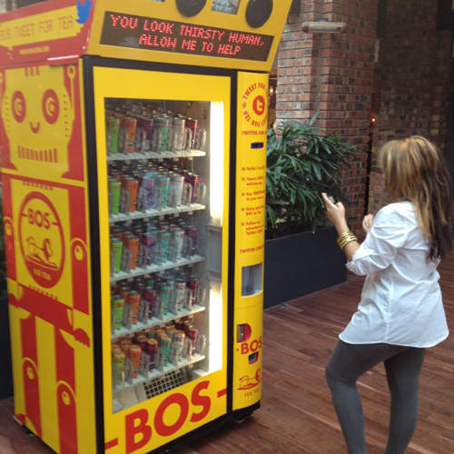 全世界第一台《Twitter自動販賣機》推文就免費!? 全世界第一台《Twitter自動販賣機》推文就免費!?