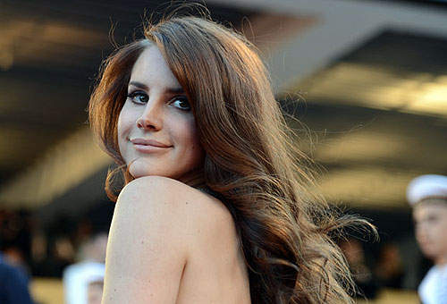 拉娜德芮 歌聲和身材都動人的Jaguar最新豹女郎～♥