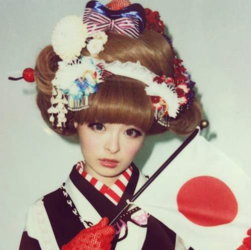 和製Lady Gaga意外捧紅美型男友　長得像前男友只是巧合？