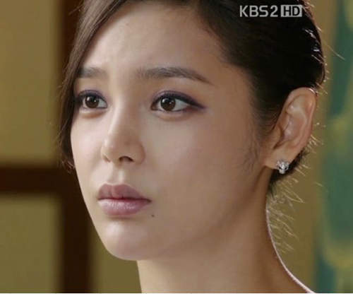 來學學壞女人化妝術吧~  善良的男人 朴時妍仿妝 來學學壞女人化妝術吧~  善良的男人 朴時妍仿妝