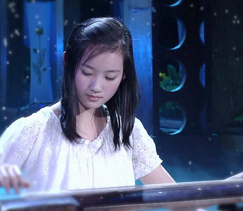 古琴少女 武小琛 13歲就能撫得一手好琴 古琴少女 武小琛 13歲就能撫得一手好琴