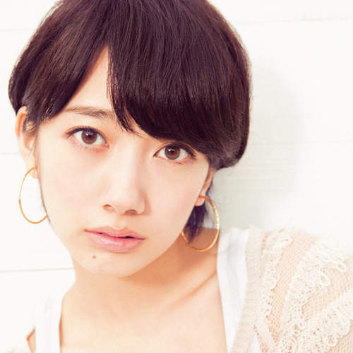 短髮正妹再+1！《波瑠》也有一顆性感的下巴痣♥