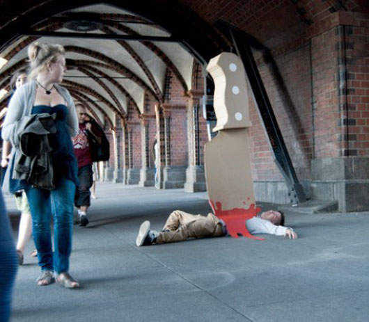 來人啊~用大紙板刀來殺了他吧(大誤) 來人啊~用大紙板刀來殺了他吧(大誤)