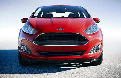 小改款《福特Fiesta房車版》四門兄弟也換上帥氣臉龐~ 小改款《福特Fiesta房車版》四門兄弟也換上帥氣臉龐~