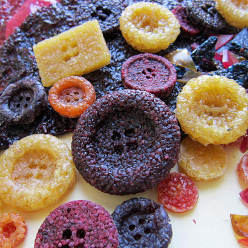 《廚餘時尚》剩飯做成的配件你願意挑戰嗎? 《廚餘時尚》剩飯做成的配件你願意挑戰嗎?