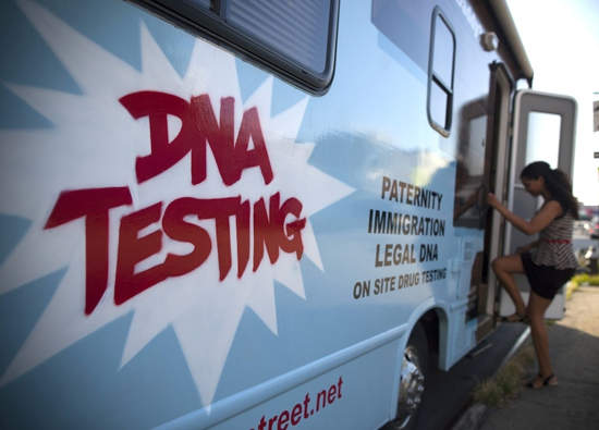 有這麼需要嗎？！紐約推出驗DNA行動車
