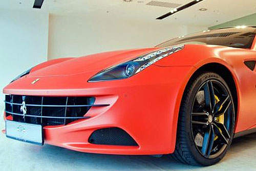 獨一無二《法拉利FF捷克版》這真的是太神奇了啊～(無誤)