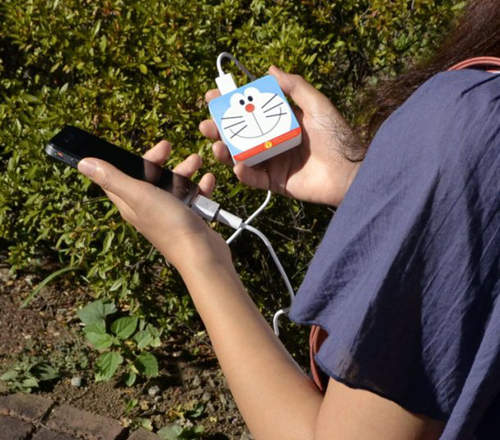 《哆啦A夢行動電源》手機沒電也不用哭哭的好幫手~ 《哆啦A夢行動電源》手機沒電也不用哭哭的好幫手~