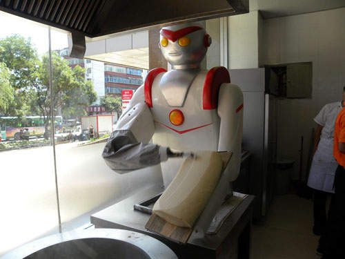 刀削麵機器人 就算像奥特曼~也只是剛好而已啦 刀削麵機器人 就算像奥特曼~也只是剛好而已啦