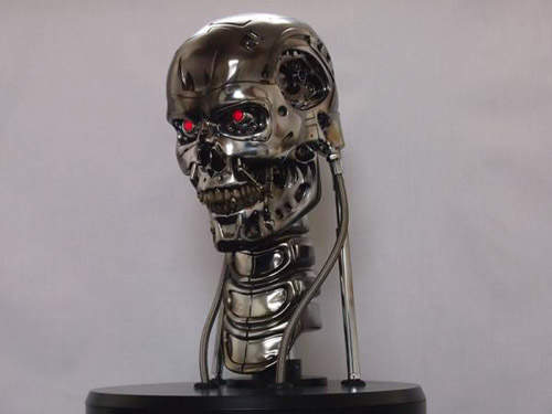 魔鬼終結者「T-800」頭部模型 買來它會瞪著你...  魔鬼終結者「T-800」頭部模型 買來它會瞪著你...