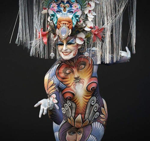 大邱國際《人體彩繪節》看起來頭好重喔@_@(誤)！