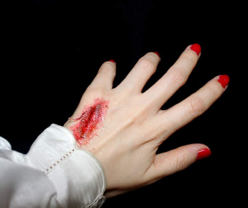 萬聖趴體出發前的臨時惡補《簡單傷口化妝法》