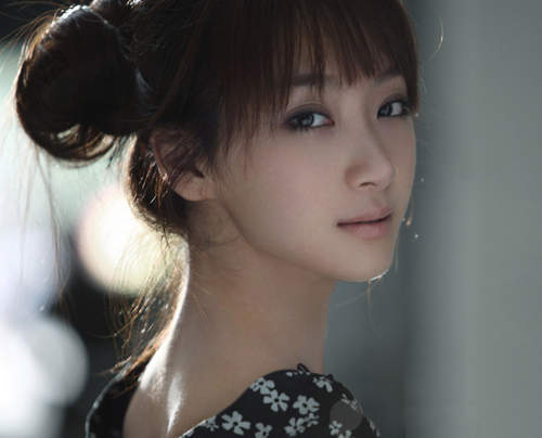 現代美格格 愛新覺羅啟星 皇室後裔的美女演員 現代美格格 愛新覺羅啟星 皇室後裔的美女演員