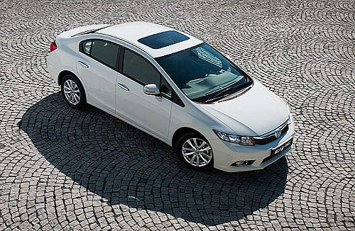 Honda Civic房車歐洲開賣~看起來好眼熟耶! Honda Civic房車歐洲開賣~看起來好眼熟耶!