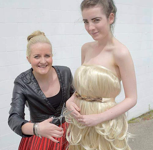 《頭髮衣服》整件用頭髮做成的衣服喔～☆