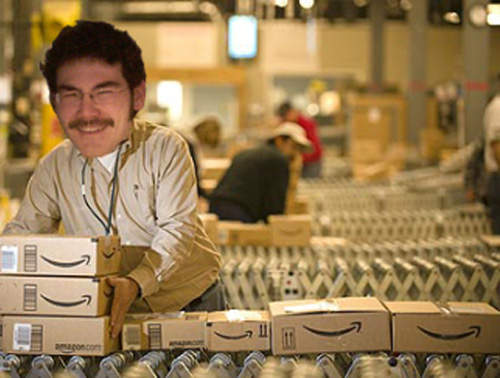 黑色星期五來臨　操到翻掉的英國亞馬遜物流倉庫