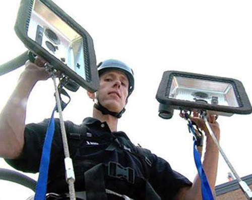 吸盤爬牆機 不用被蜘蛛咬也能變蜘蛛人