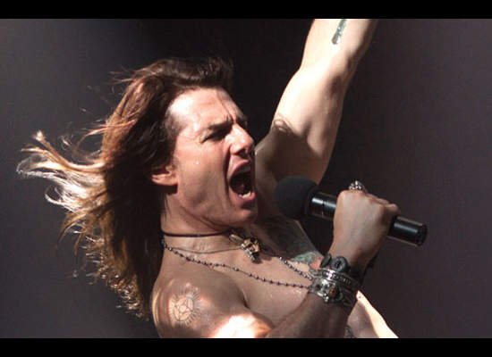 音樂劇電影《搖滾年代》阿湯哥引吭高歌