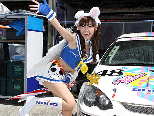 賽車場上拼持久~場外的美女們當然也要慢慢看囉 ♥ 賽車場上拼持久~場外的美女們當然也要慢慢看囉 ♥