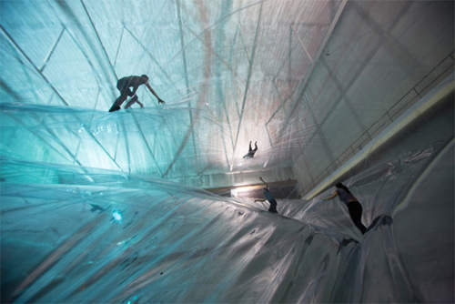 《空中保鮮膜藝術》可以上去踩耶～但有懼高症的應該不敢玩吧～