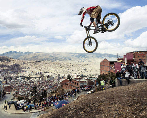 紅牛越野單車下坡賽 一種極限向下的刺激挑戰 紅牛越野單車下坡賽 一種極限向下的刺激挑戰